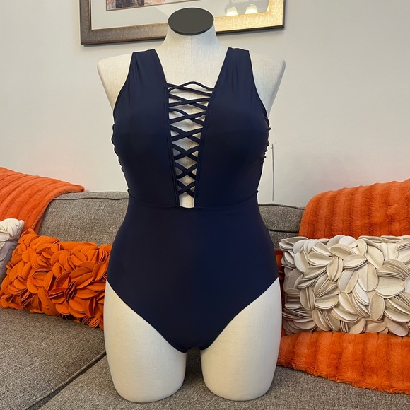 ❣️🆕Nicole Miller Studios Navy Criss Cross Strap Detail One Piece Swimsuit❣️ - Picture 2 of 9